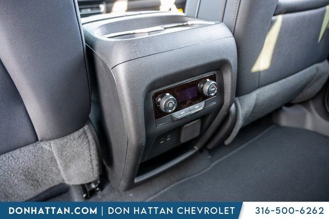 New 2026 Chevrolet Traverse LT w/ Midnight/Sport Edition image 24