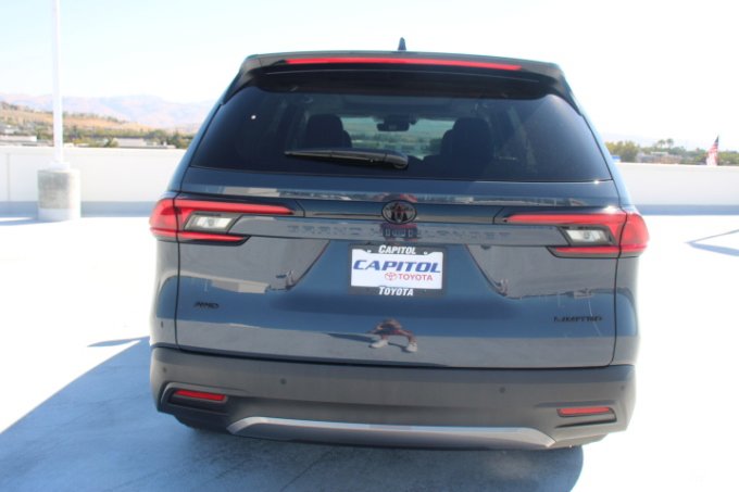 New 2025 Toyota Grand Highlander AWD image 4