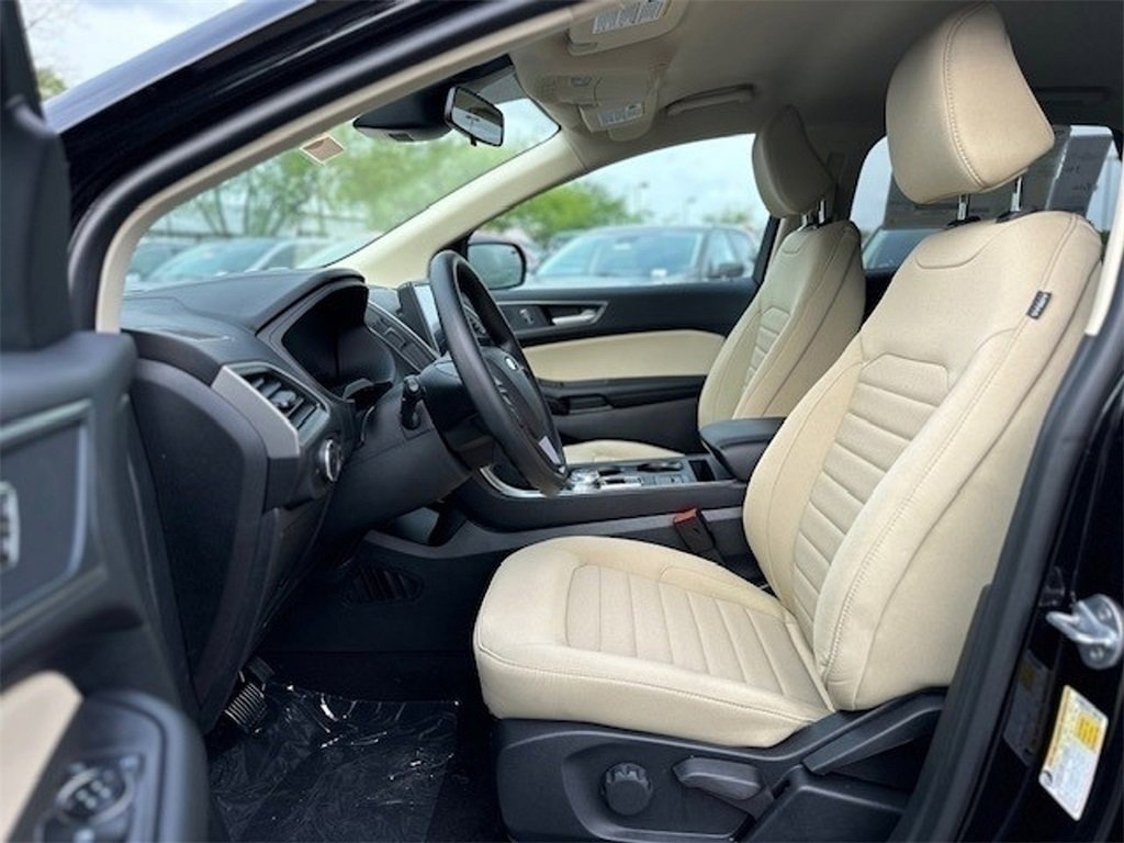 New 2024 Ford Edge SE image 8