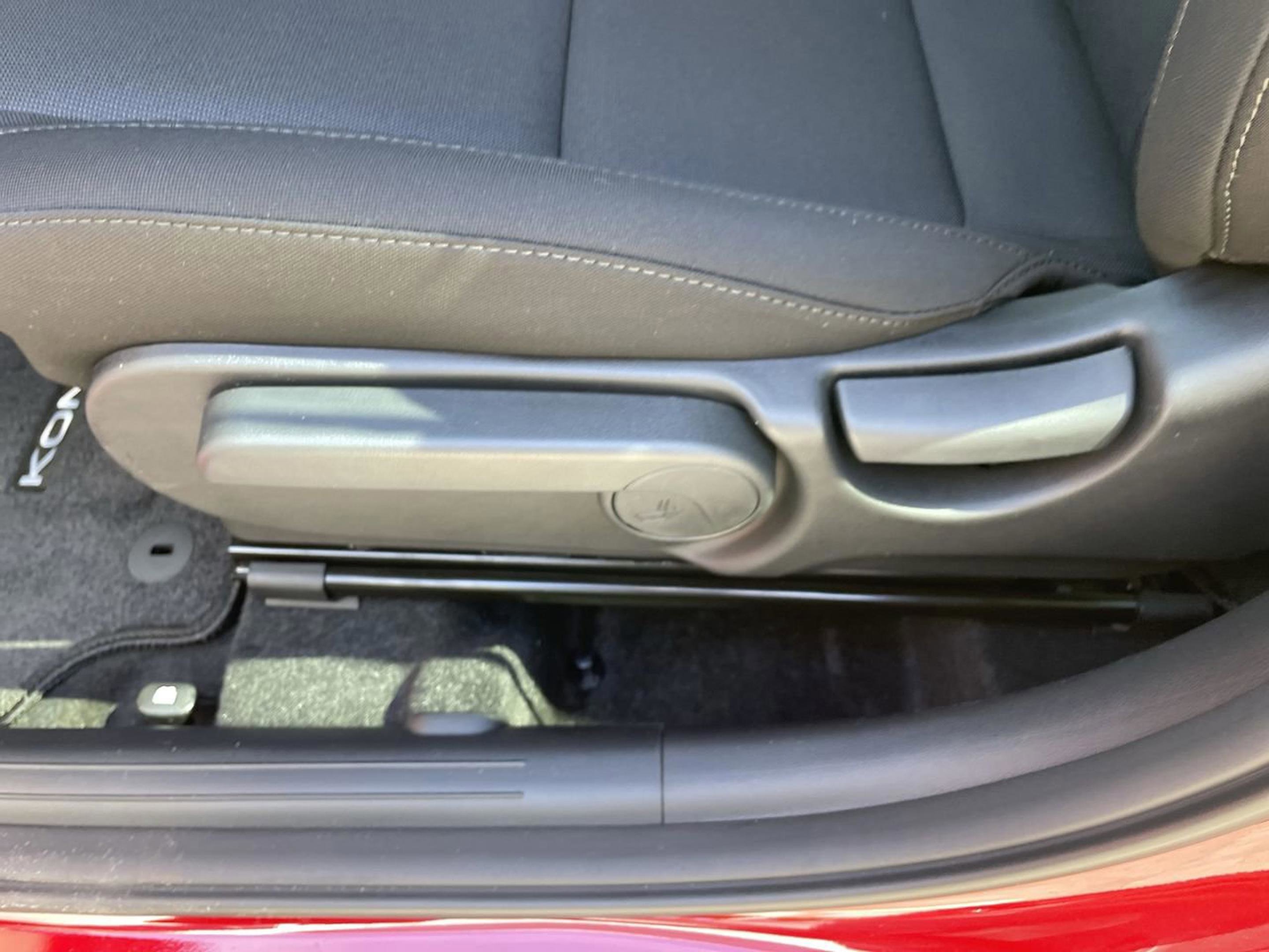 New 2026 Hyundai Kona SE image 14