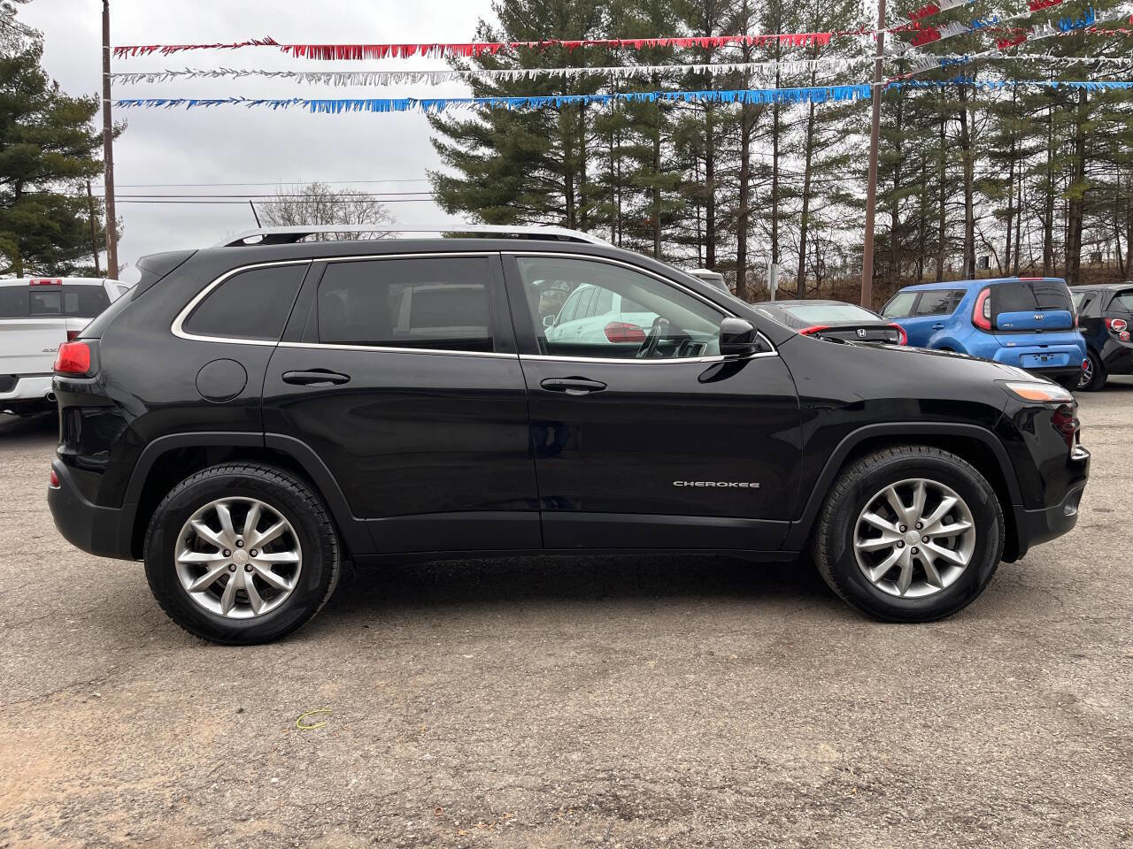 Used 2018 Jeep Cherokee Limited w/ Technology Group image 4