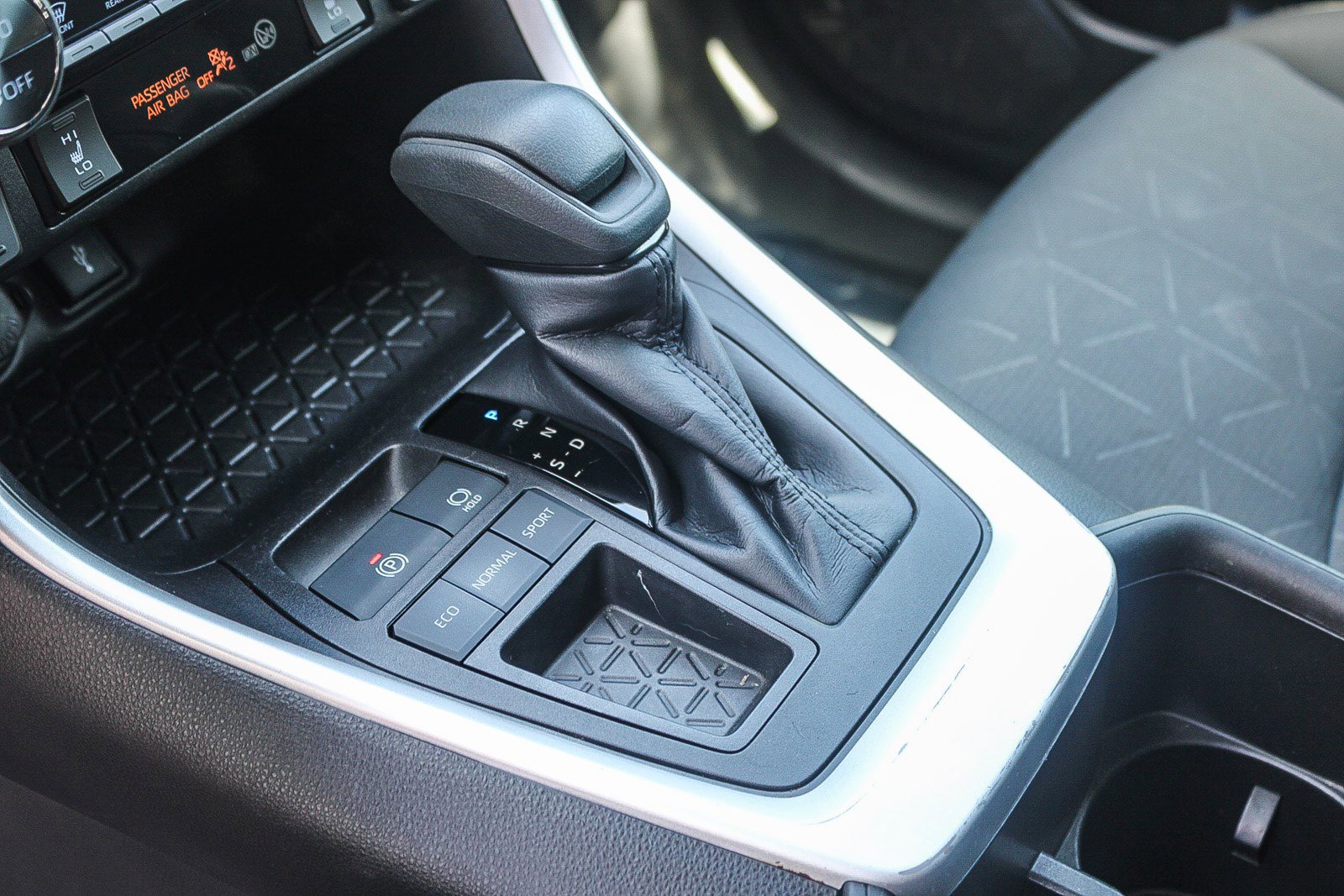 Used 2022 Toyota RAV4 XLE w/ Convenience Package image 20