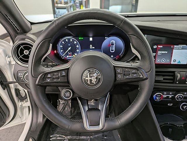 Used 2024 Alfa Romeo Giulia Veloce image 23