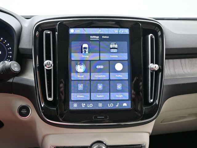 Used 2023 Volvo XC40 B5 Plus w/ Driver Assist Package AWD/4WD image 16