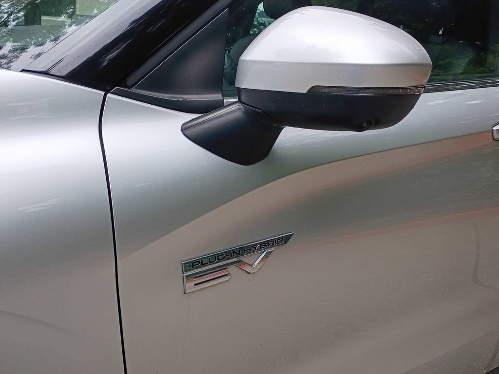 Used 2023 Mitsubishi Outlander 4WD Plug-In Hybrid image 9
