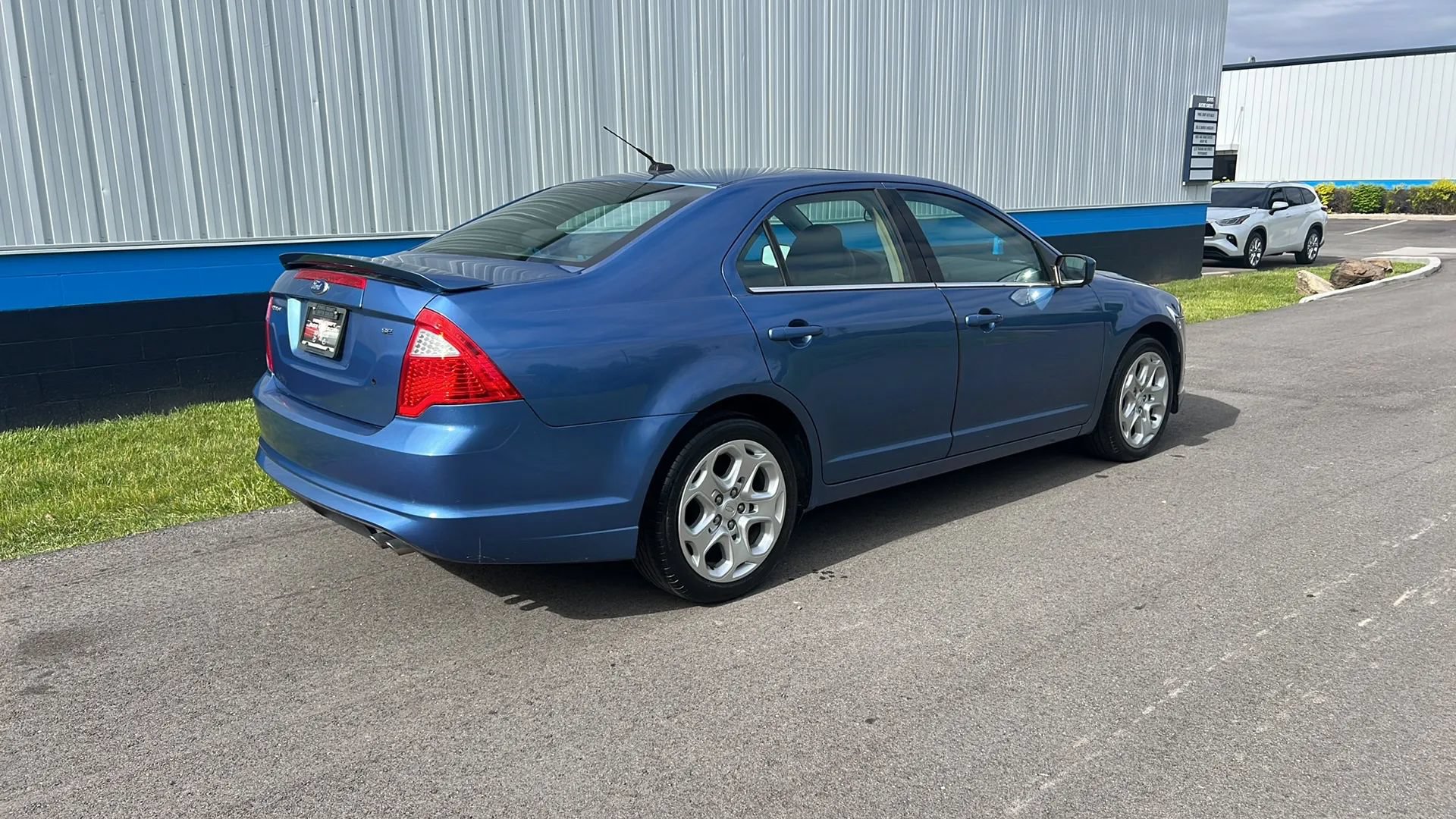 Used 2010 Ford Fusion SE FWD image 5