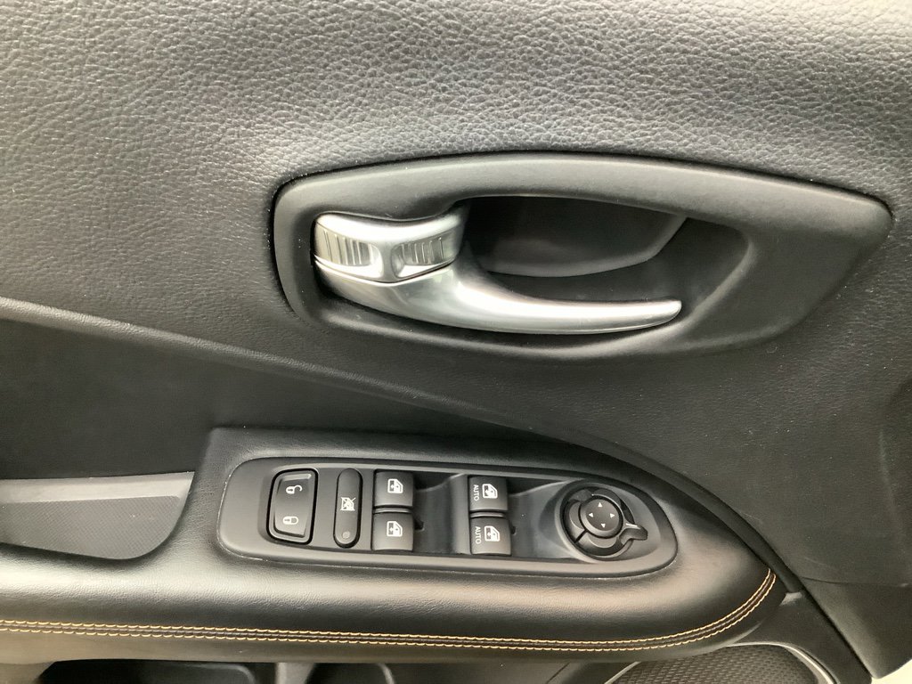 Used 2021 Jeep Compass Limited w/ Sun and Sound Group image 13