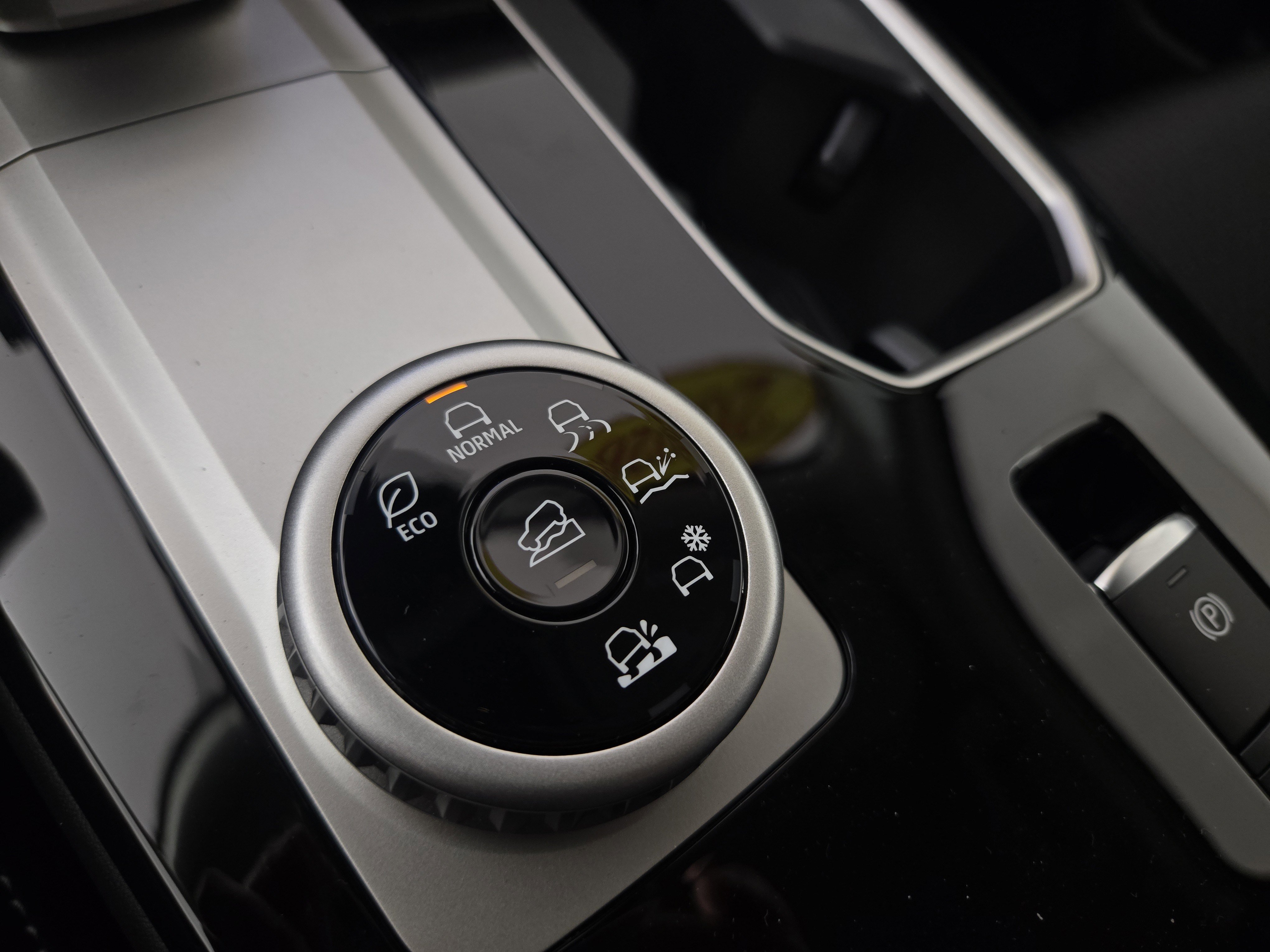 New 2026 Mitsubishi Outlander ES AWD/4WD image 28