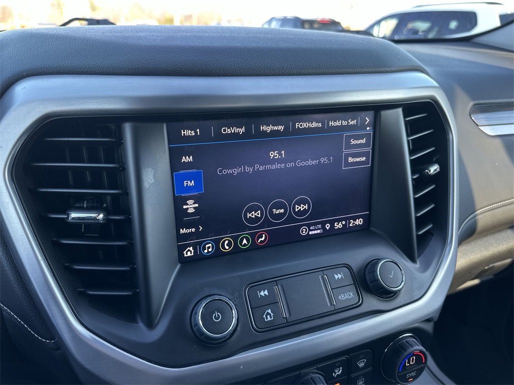 Used 2023 GMC Acadia SLT w/ Preferred Package image 16