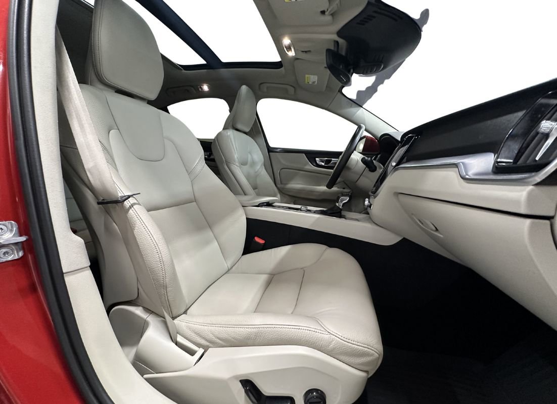 Used 2019 Volvo S60 T5 Momentum w/ Premium Package FWD image 17