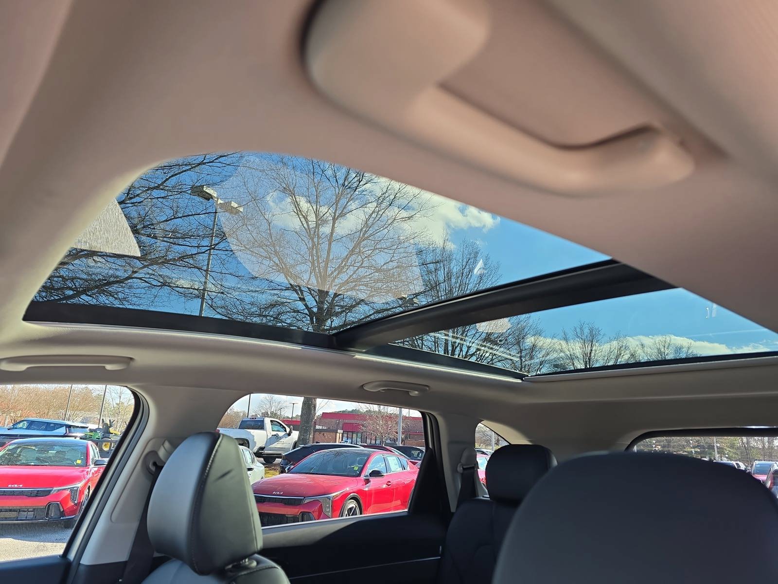 New 2026 Kia Sorento S w/ S Panoramic Sunroof Package FWD image 32