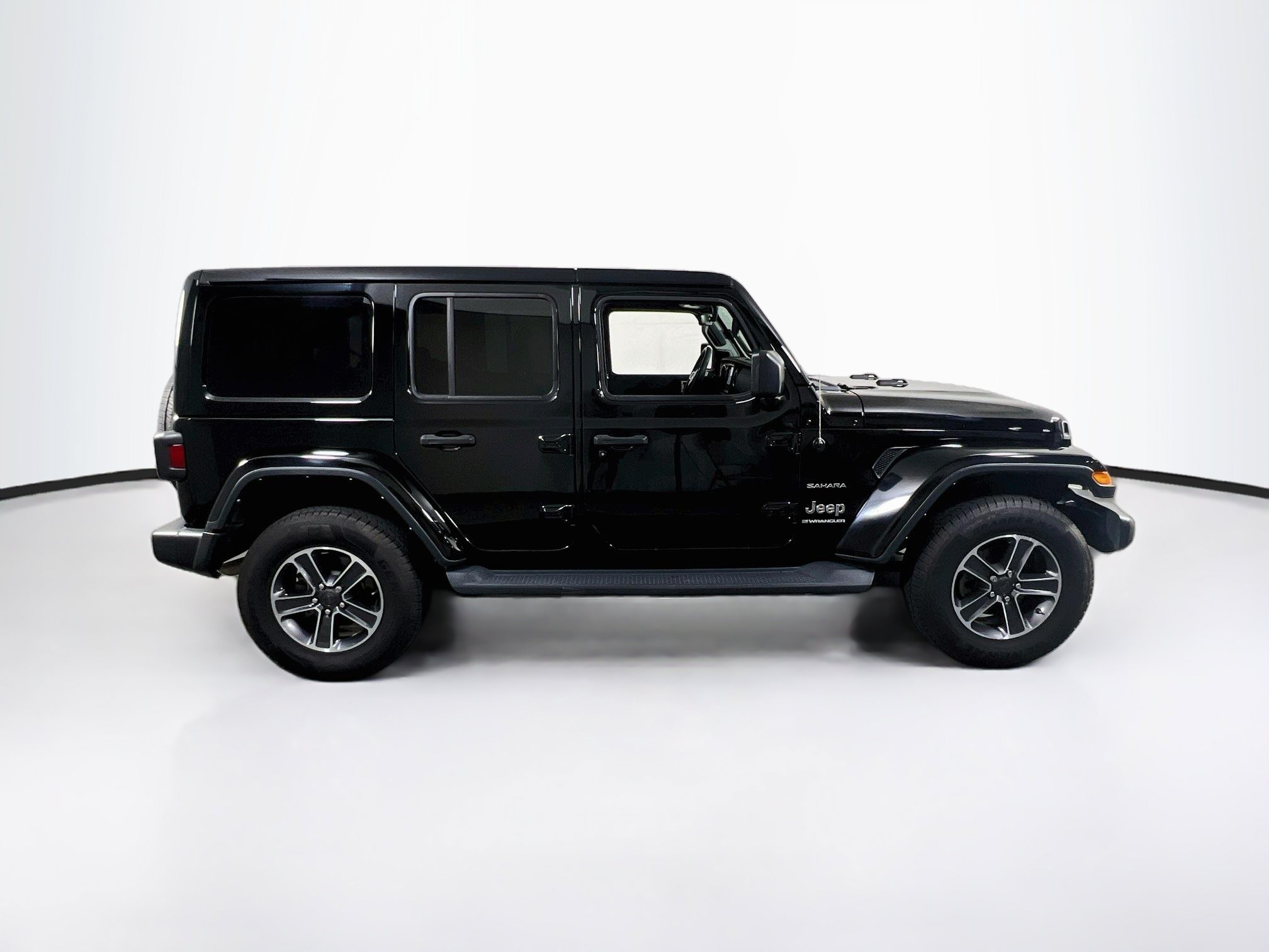 Used 2023 Jeep Wrangler Unlimited Sahara AWD/4WD image 4