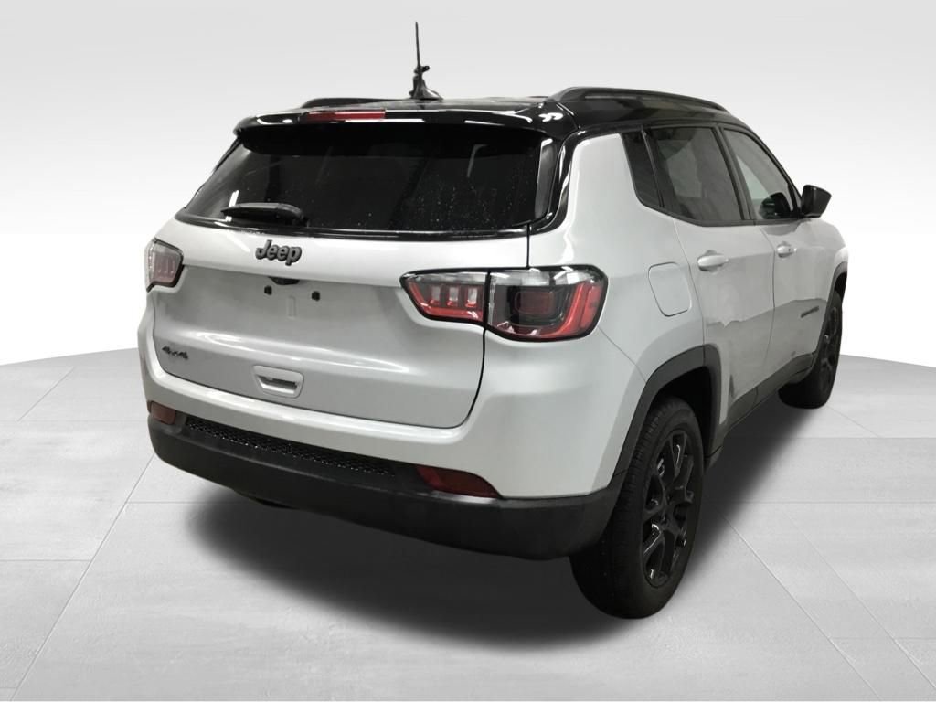 Used 2024 Jeep Compass Latitude w/ Altitude Special Edition image 14