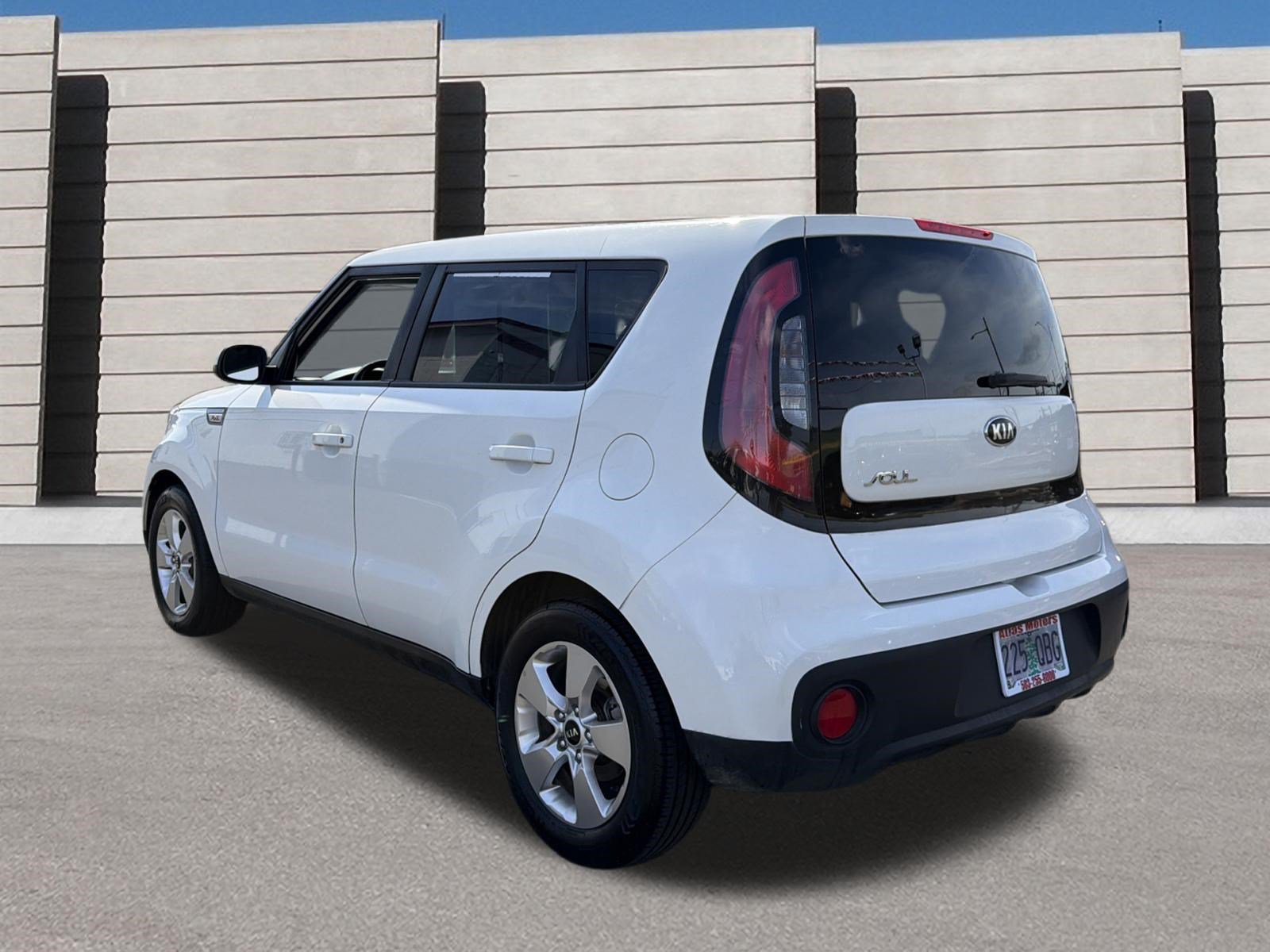 Used 2017 Kia Soul FWD image 3