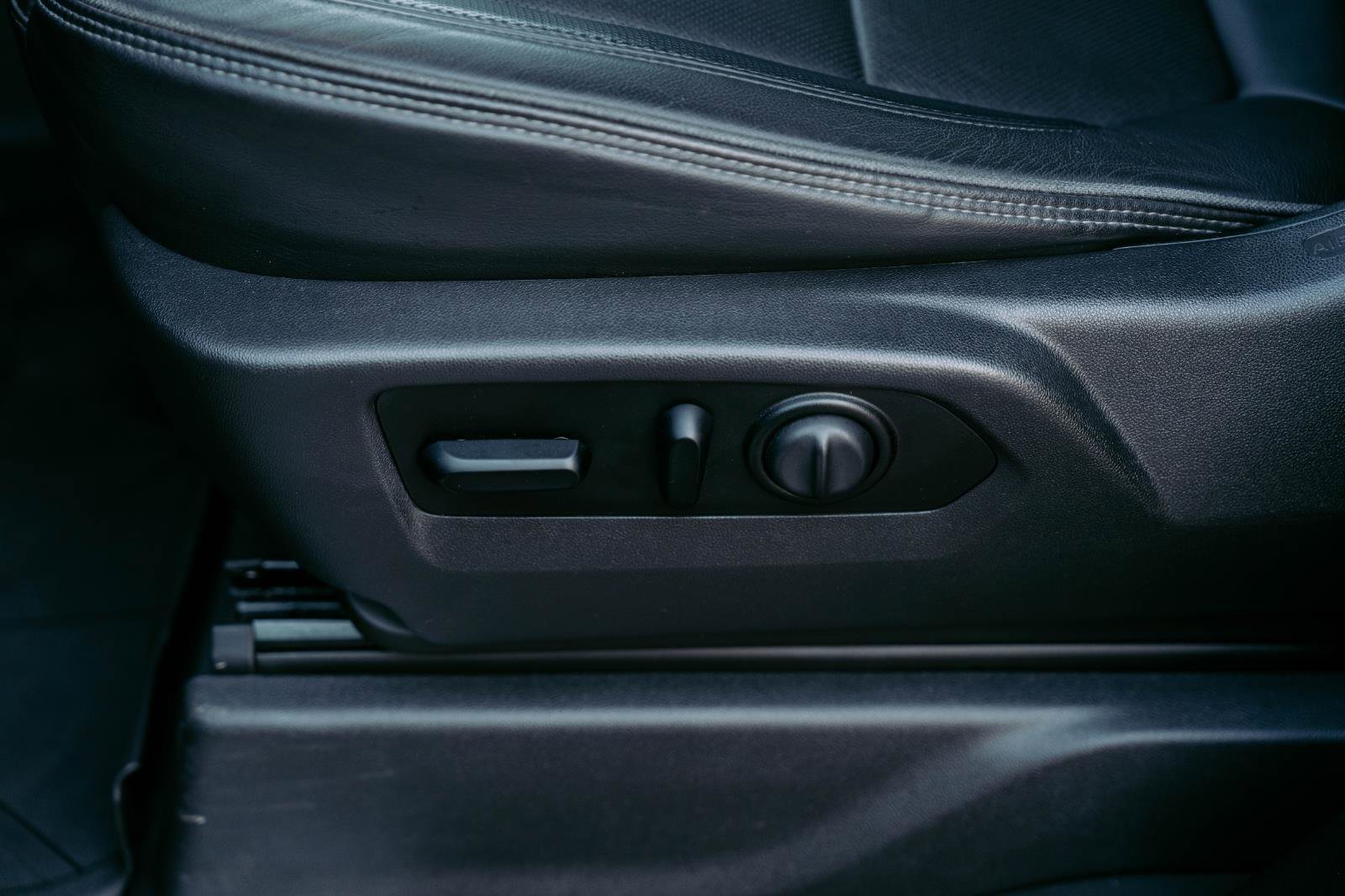 Used 2021 Chevrolet Silverado 1500 High Country w/ Technology Package image 16