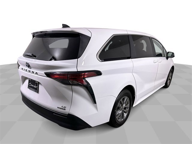 Used 2022 Toyota Sienna LE image 8