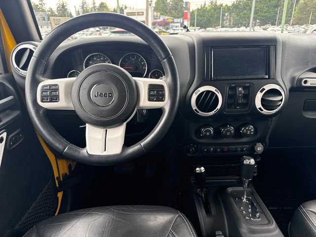 Used 2015 Jeep Wrangler Unlimited Sahara AWD/4WD image 12