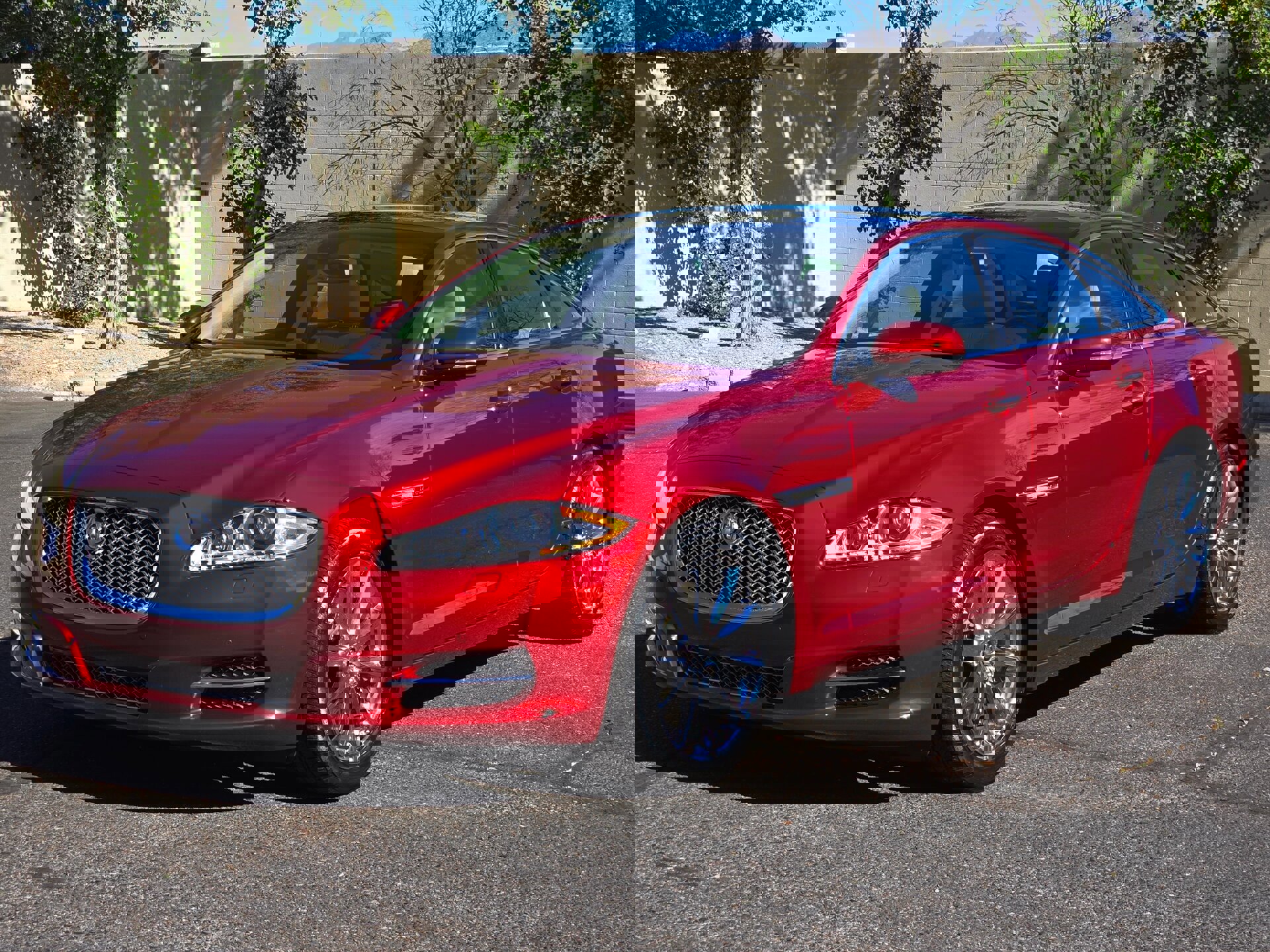 Used 2012 Jaguar XJ RWD image 6