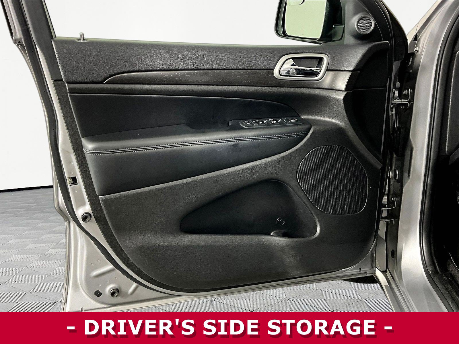 Used 2018 Jeep Grand Cherokee Altitude AWD/4WD image 20