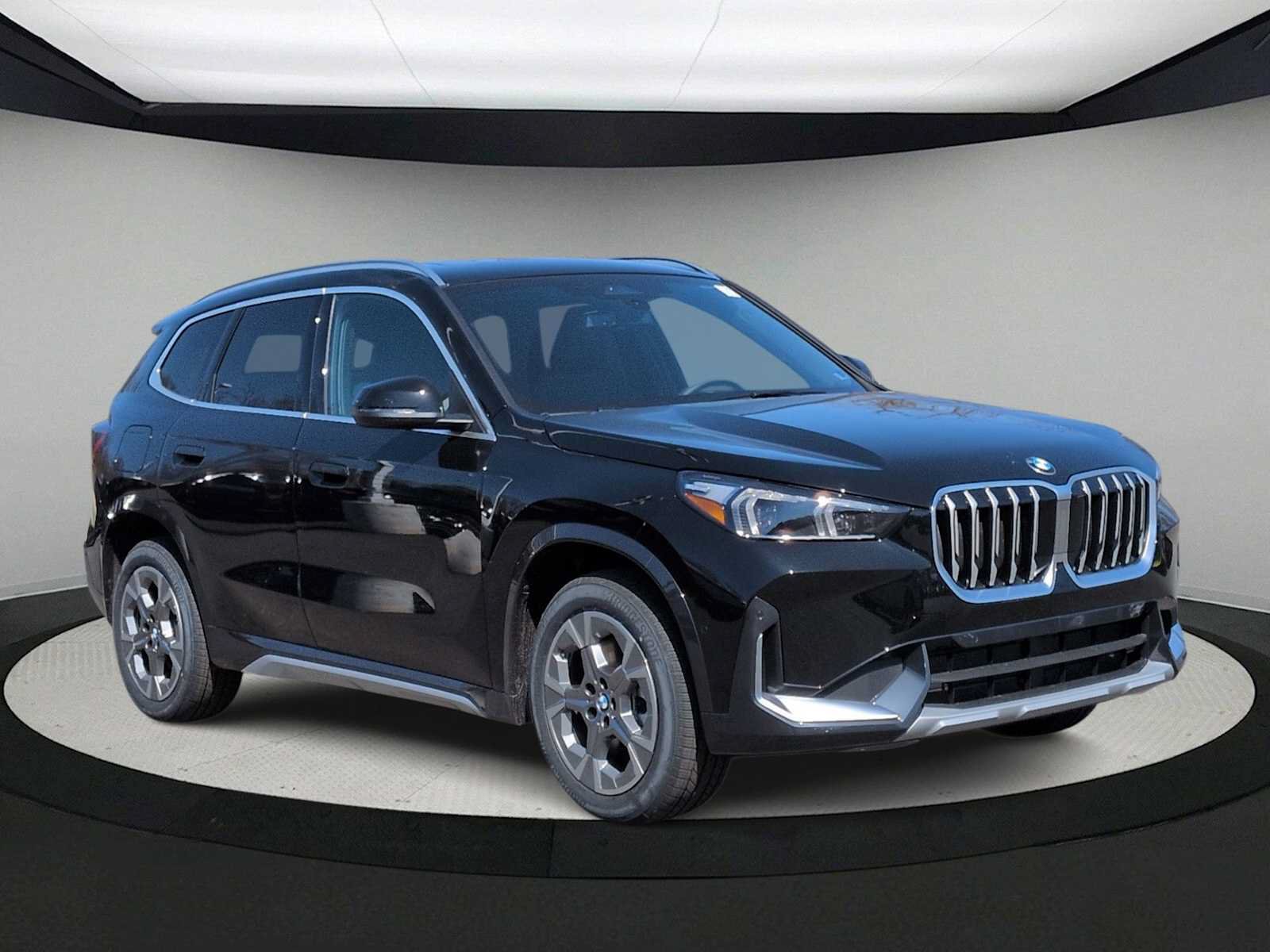 New 2026 BMW X1 xDrive28i AWD/4WD image 2