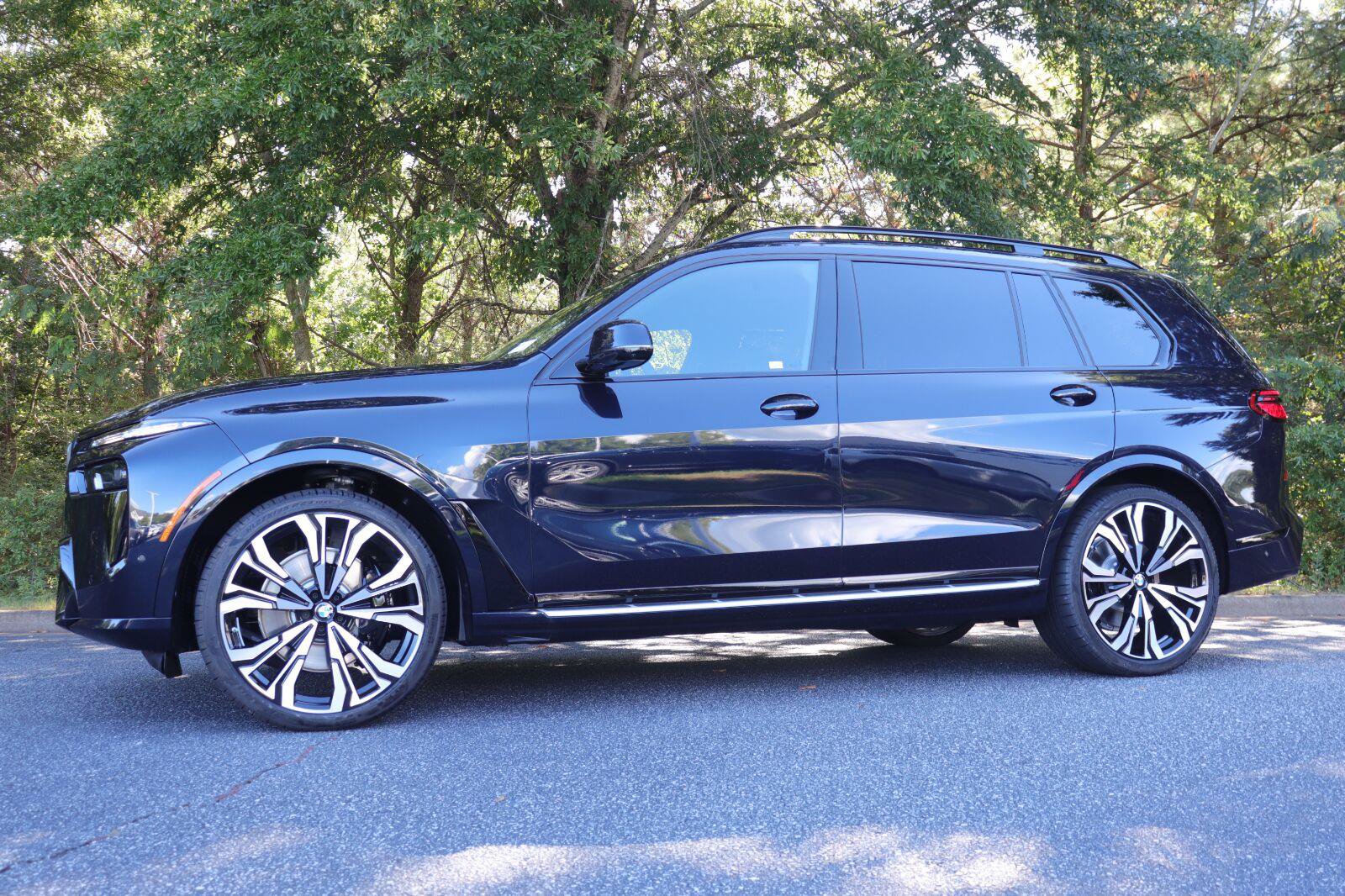 New 2027 BMW X7 xDrive40i w/ Executive Package AWD/4WD image 1