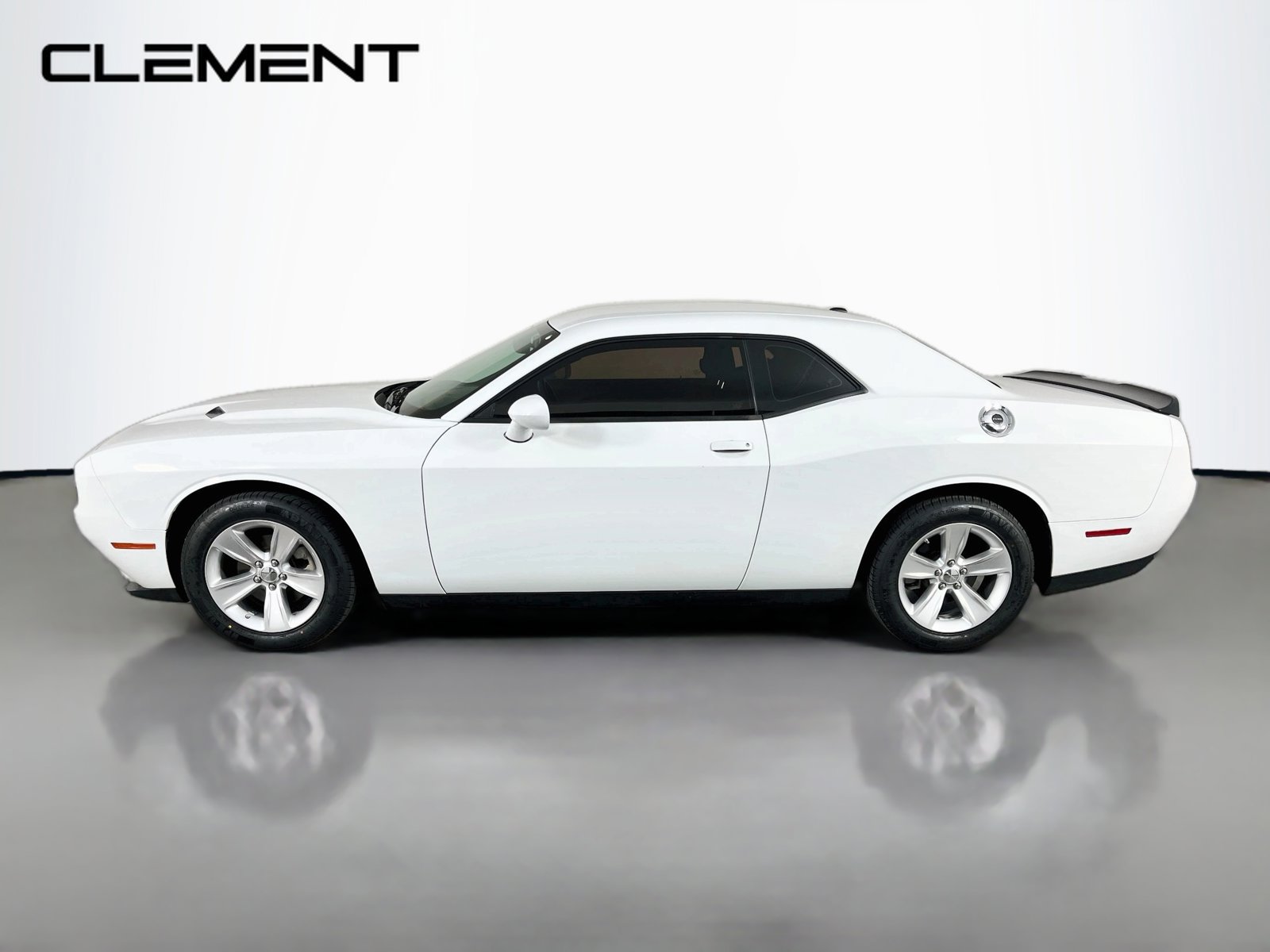 Used 2023 Dodge Challenger SXT RWD image 5