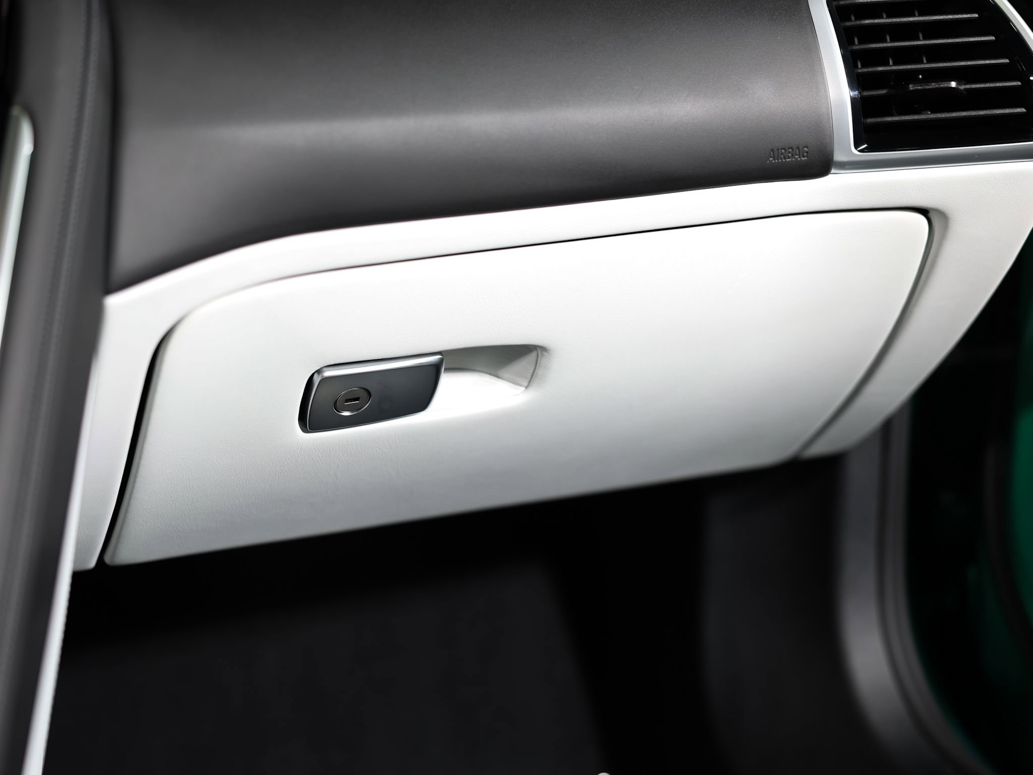 Used 2025 BMW M8 Competition image 48