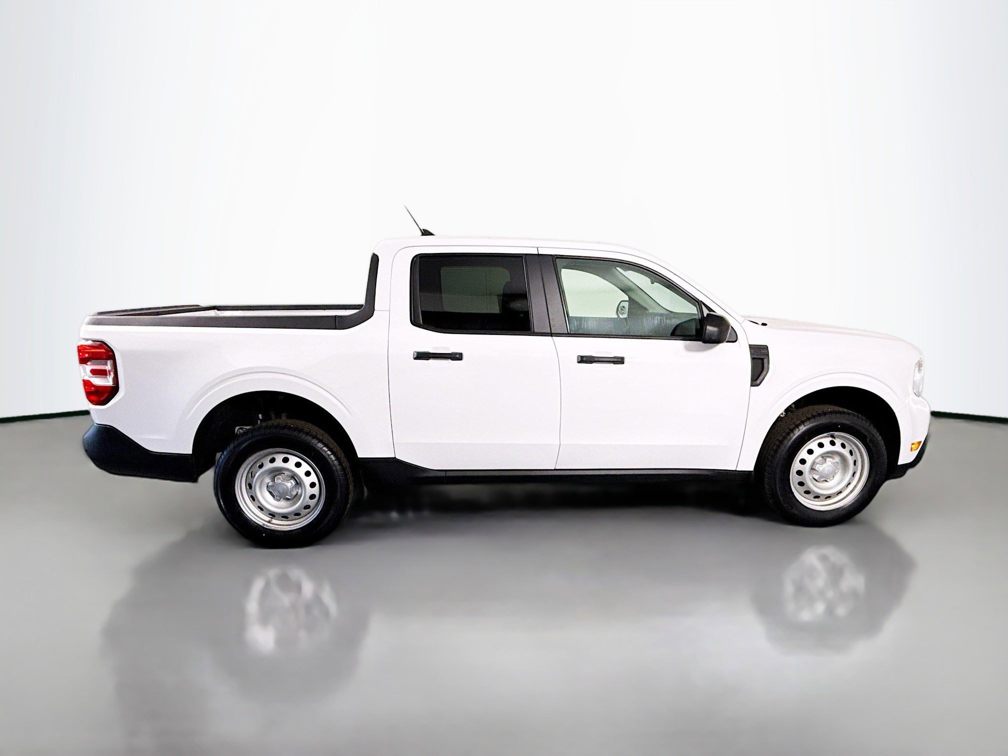 Used 2022 Ford Maverick XL image 11