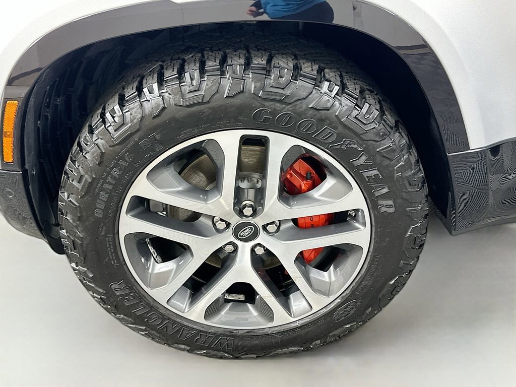 Used 2020 Land Rover Defender 110 X image 32