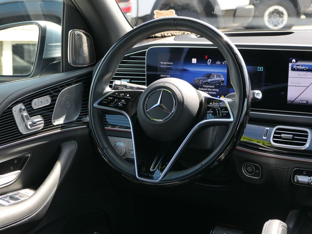 Used 2025 Mercedes-Benz Maybach GLS 600 4MATIC image 27