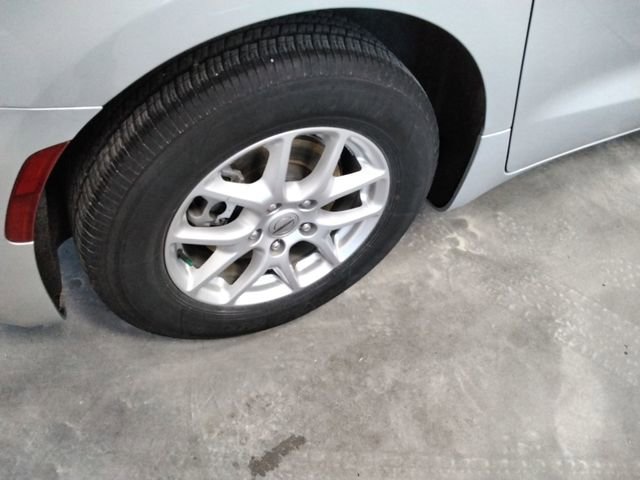 Used 2024 Chrysler Pacifica Touring-L image 16