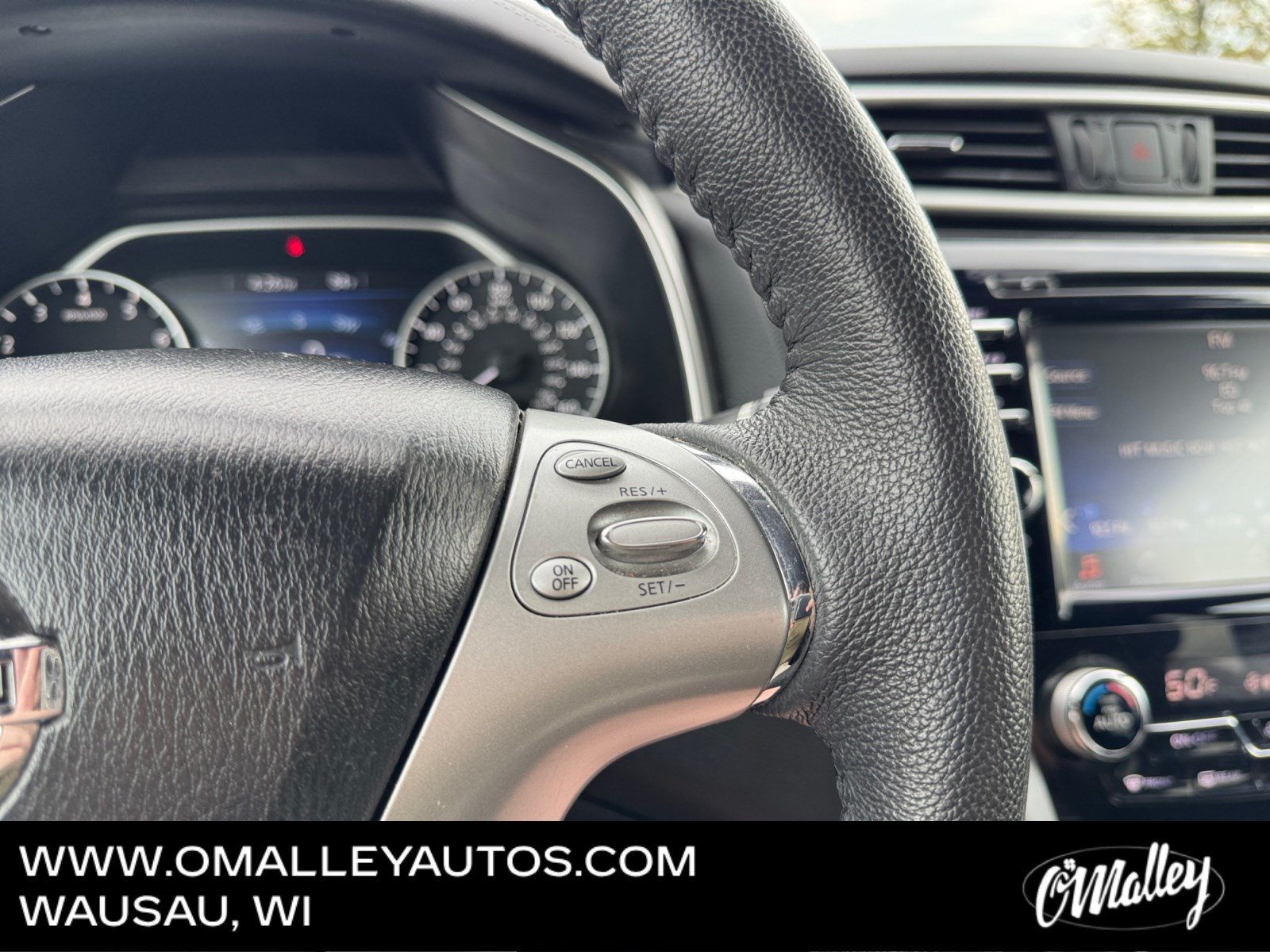 Used 2016 Nissan Murano SV AWD/4WD image 17
