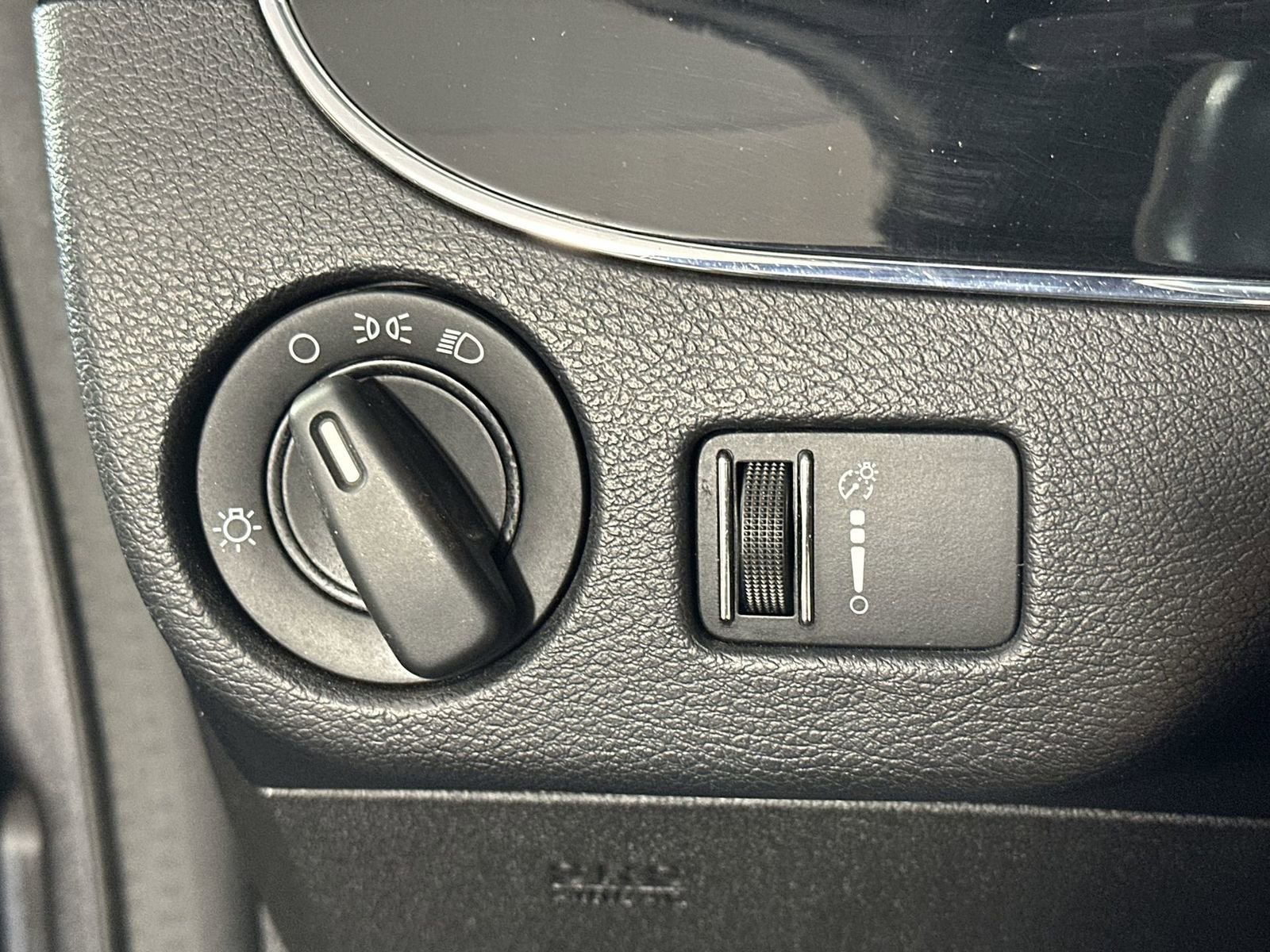 Used 2017 Dodge Grand Caravan SE FWD image 22