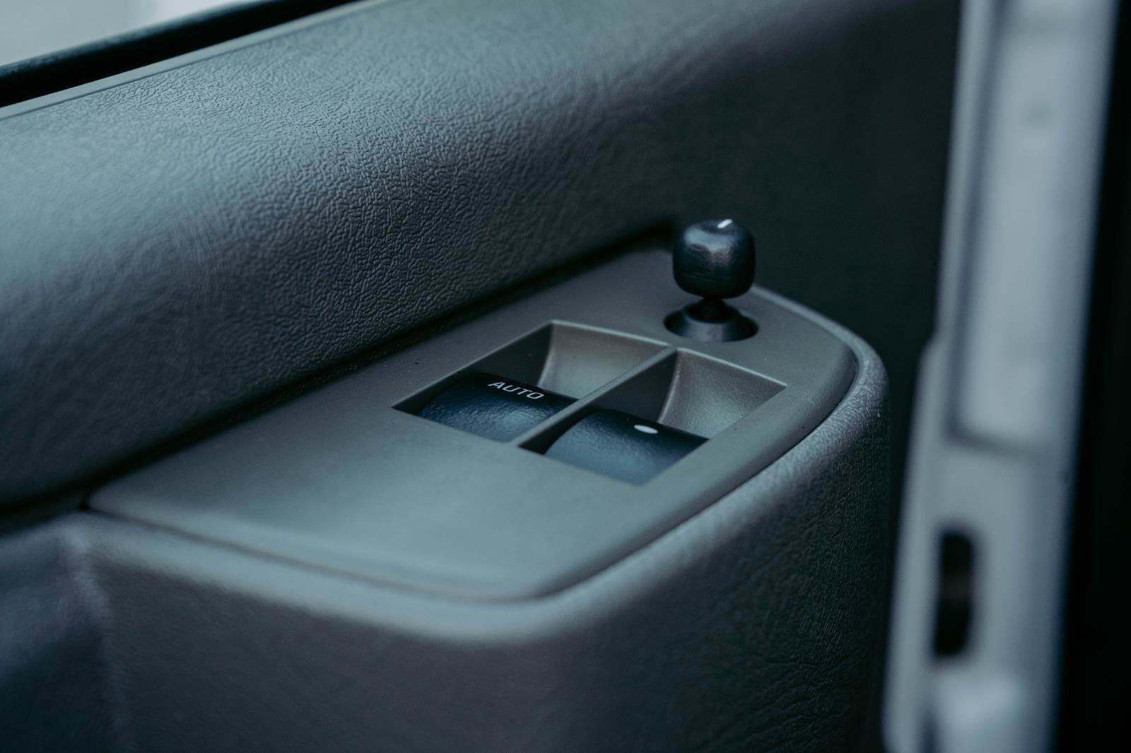 Used 2020 Chevrolet Express 2500 w/ Driver Convenience Package image 13