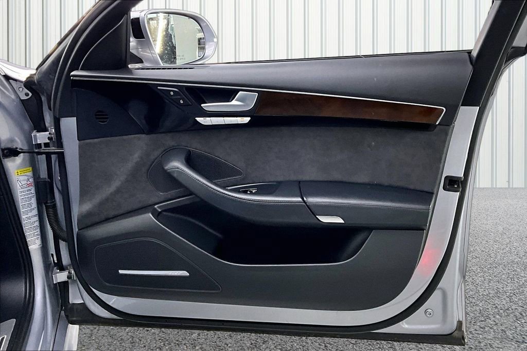 Used 2016 Audi A8 L 4.0T image 30