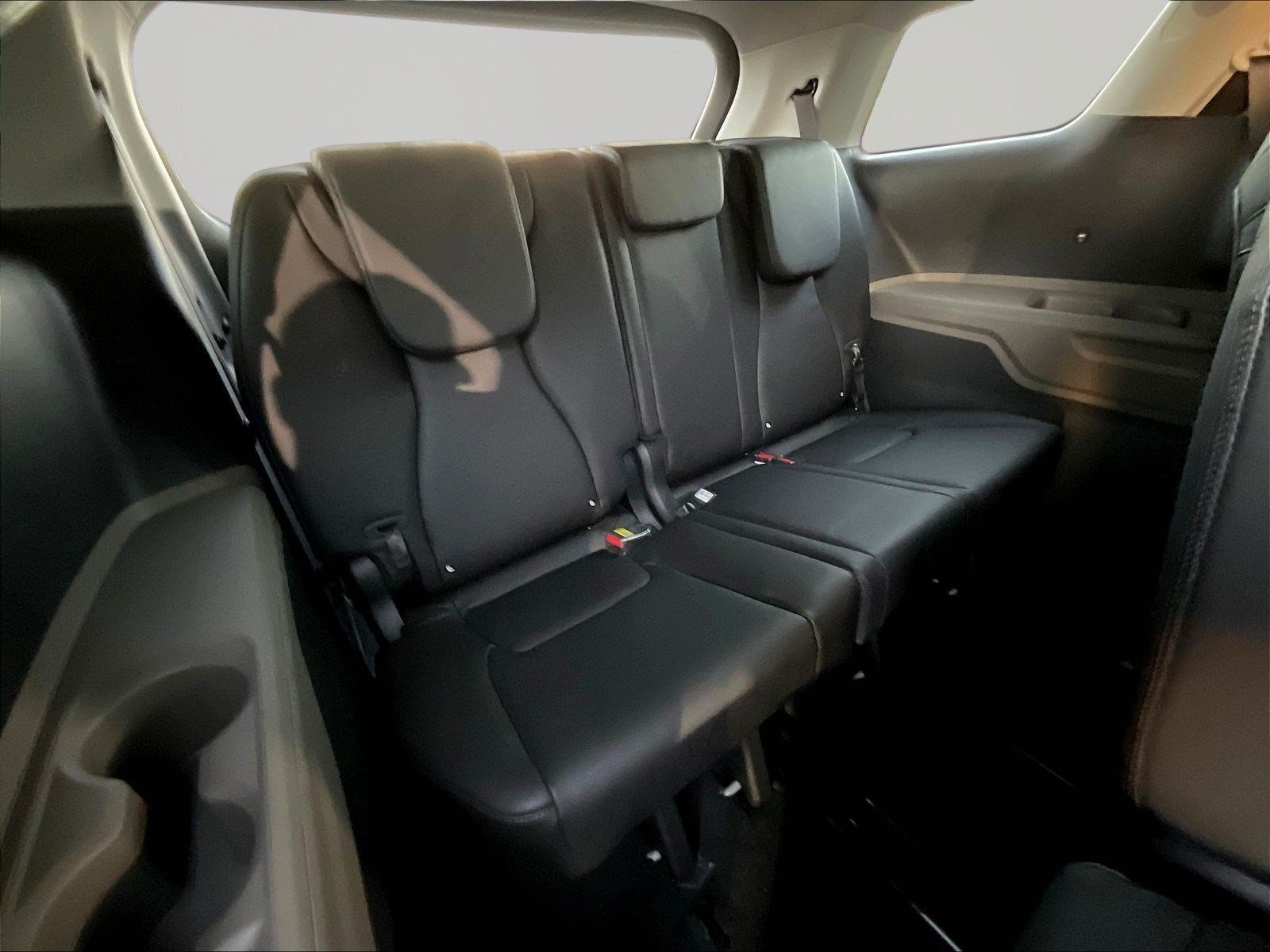 New 2027 Kia Carnival FWD image 21