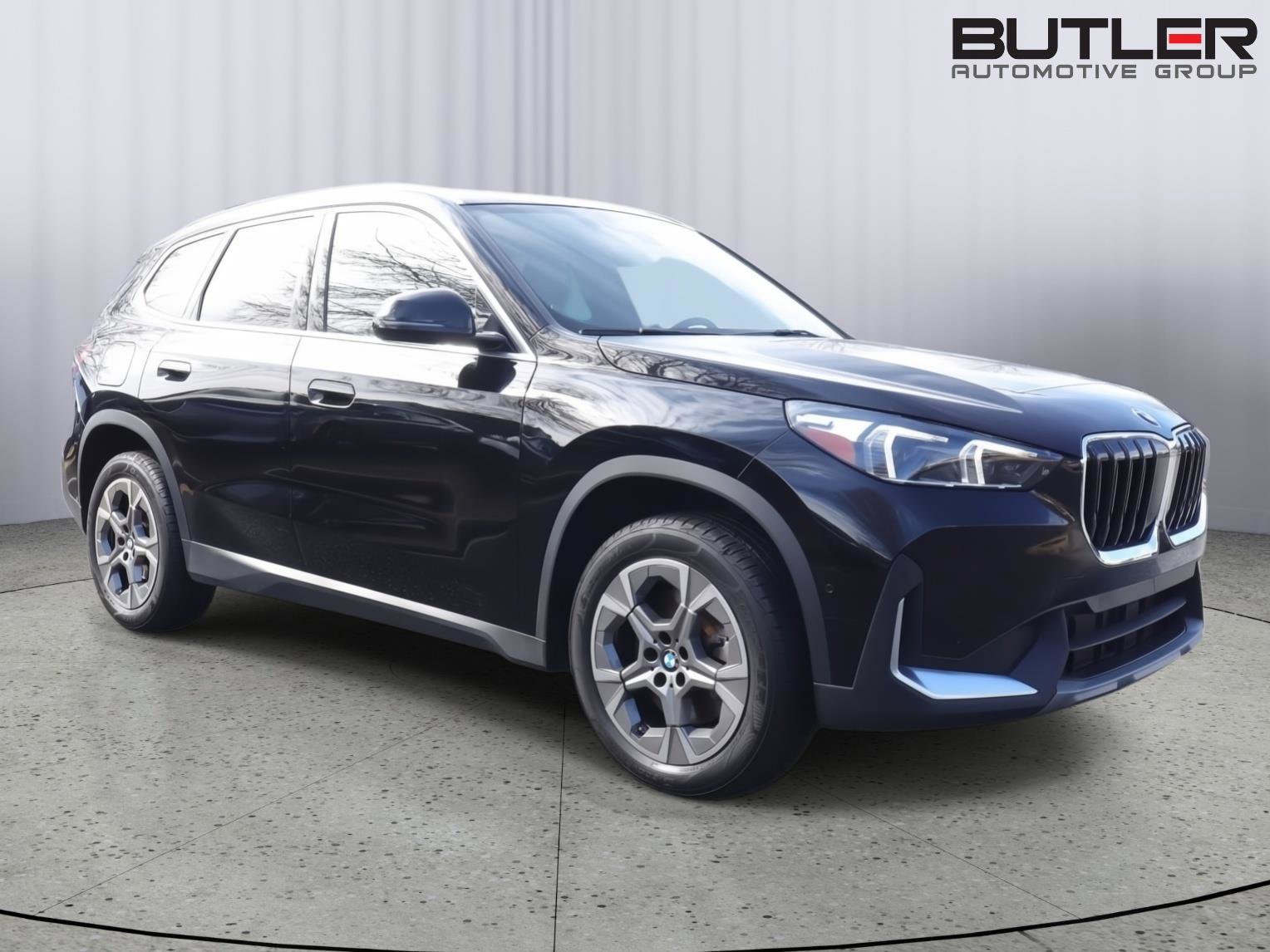 Used 2023 BMW X1 xDrive28i image 3