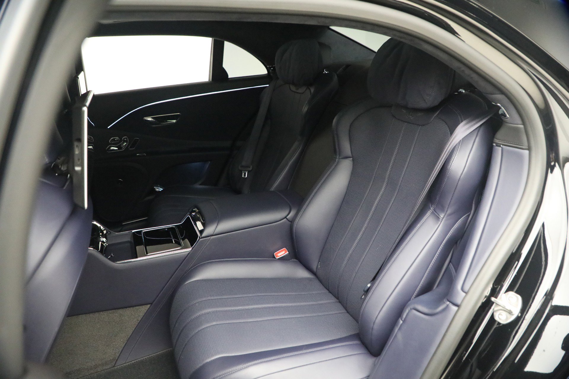 Used 2023 Bentley Flying Spur V8 image 26