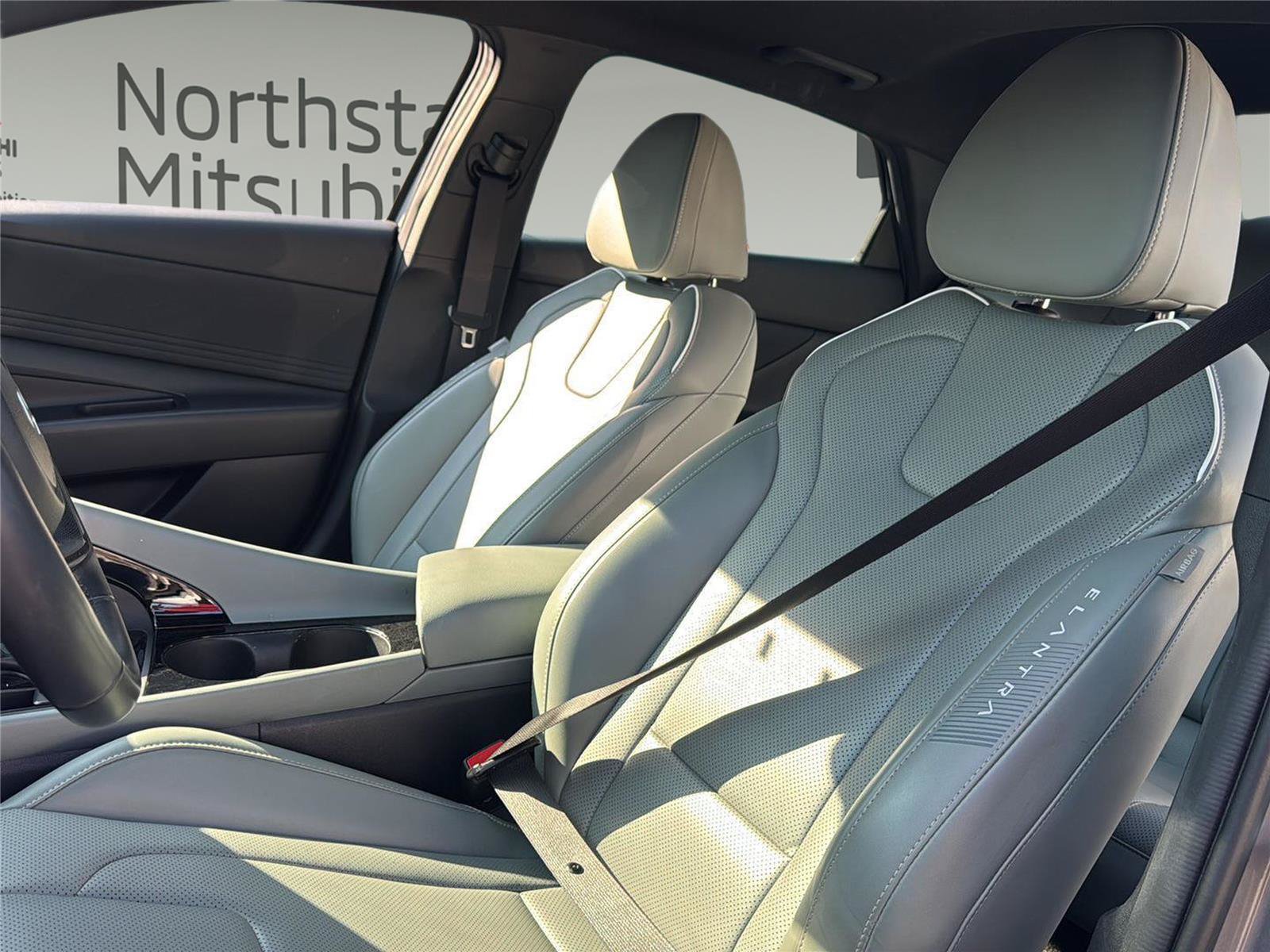 Used 2024 Hyundai Elantra Limited FWD image 18