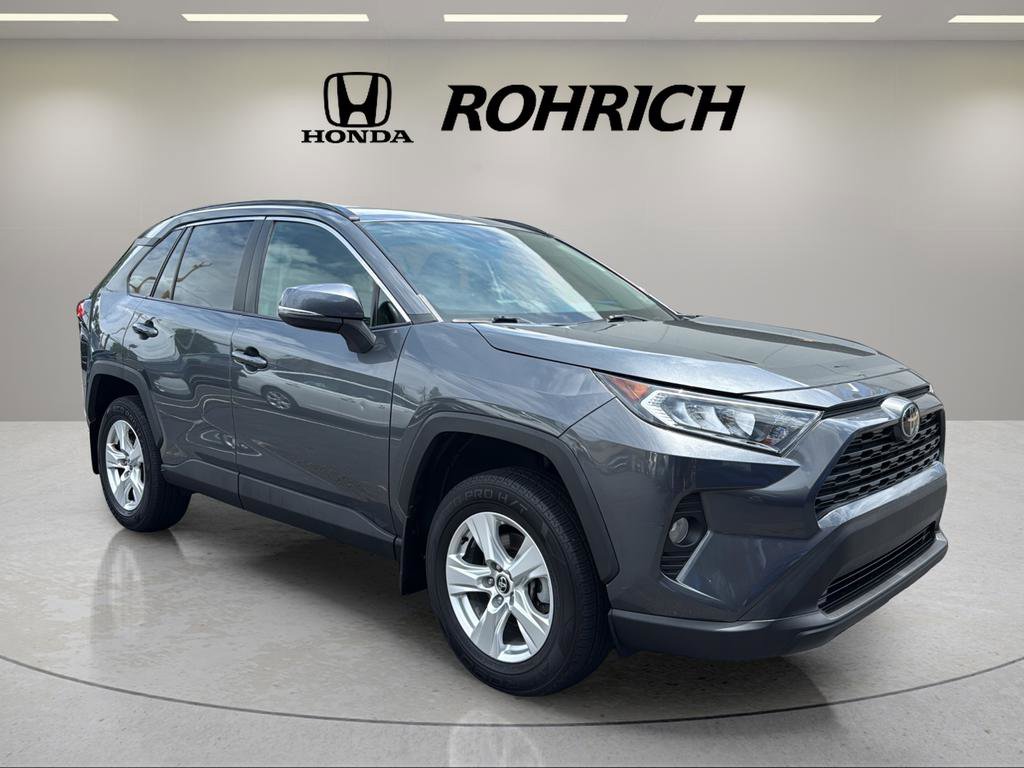 Used 2021 Toyota RAV4 XLE AWD/4WD image 4