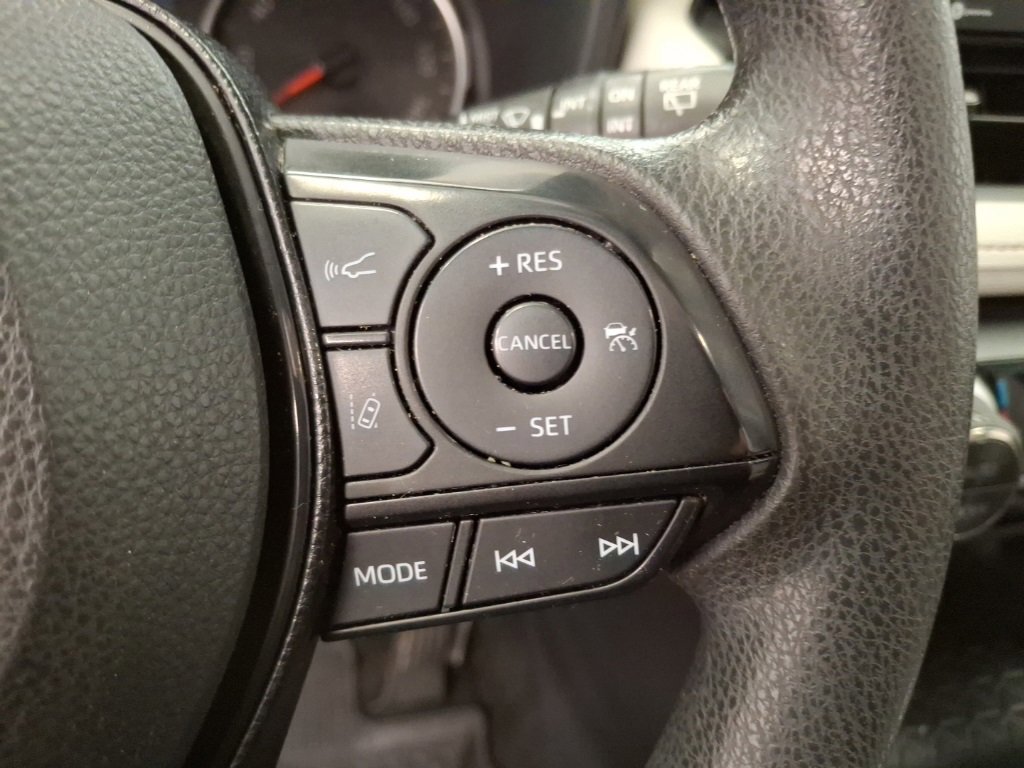 Used 2020 Toyota RAV4 XLE image 20