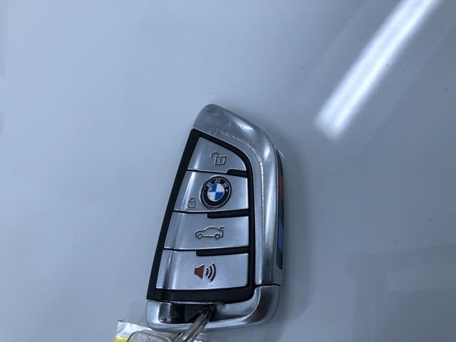 Used 2016 BMW 750i xDrive image 31