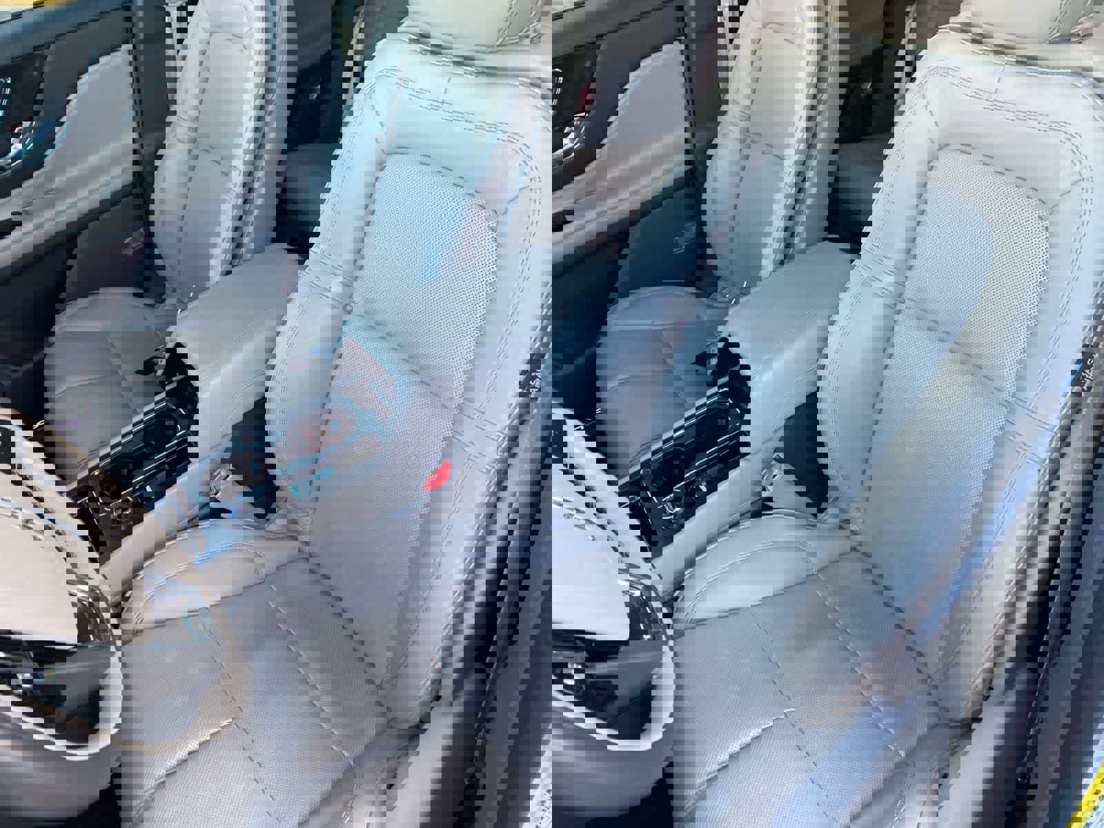 Used 2022 Lincoln Corsair Grand Touring w/ Elements Technology Bundle image 11