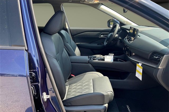 New 2026 Nissan Rogue Platinum w/ Platinum Premium Package image 11