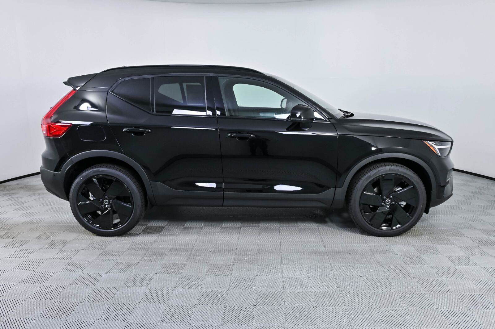 New 2026 Volvo XC40 B5 Ultra w/ Protection Package Premier AWD/4WD image 27