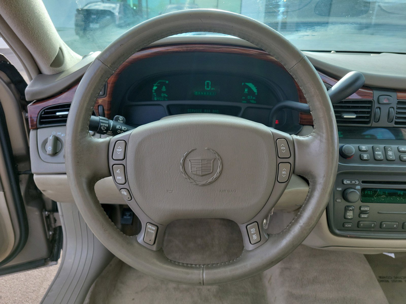Used 2004 Cadillac De Ville w/ Equipment Group FWD image 17