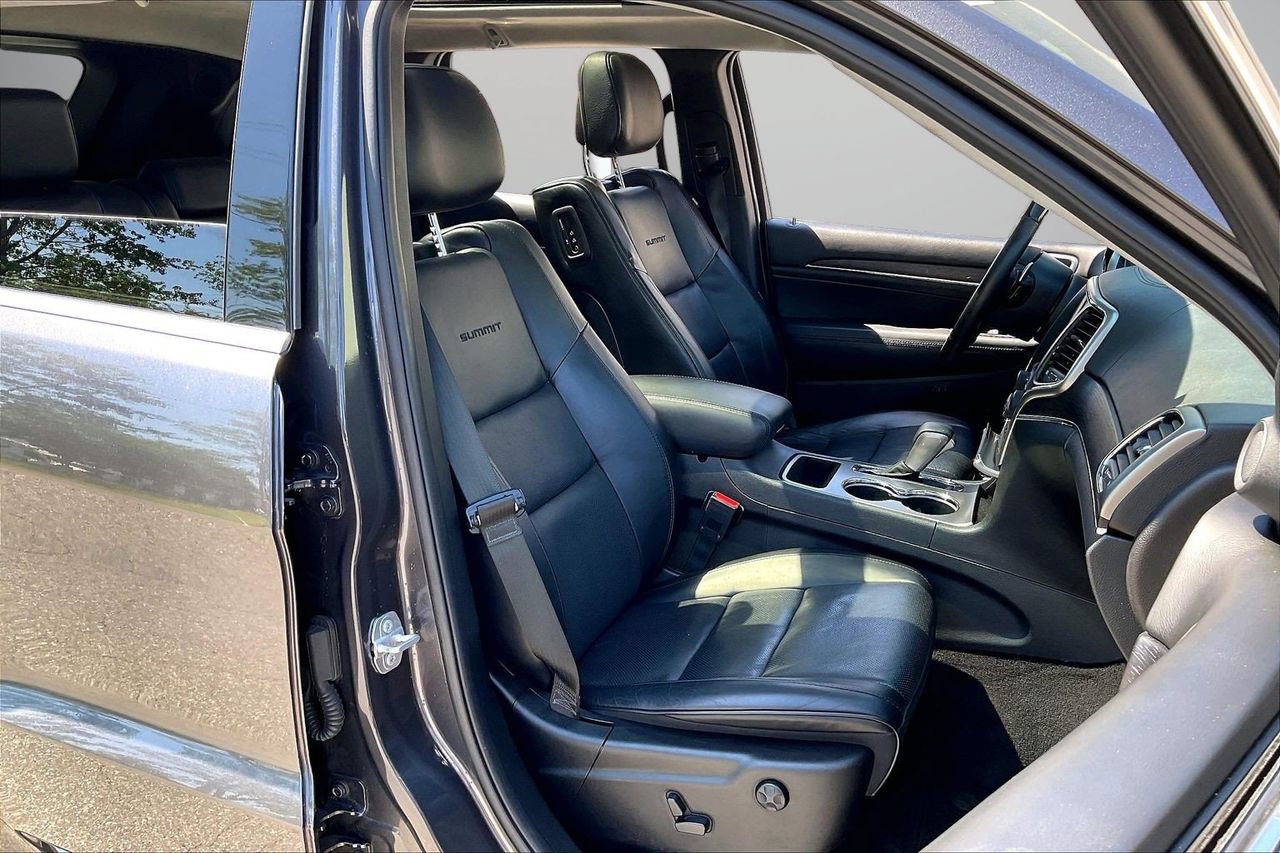 Certified 2017 Jeep Grand Cherokee Summit RWD image 25