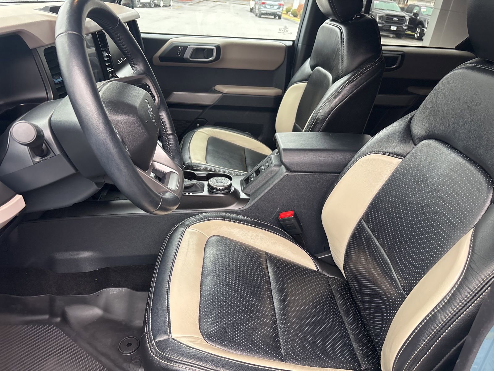 Used 2023 Ford Bronco Wildtrak image 13