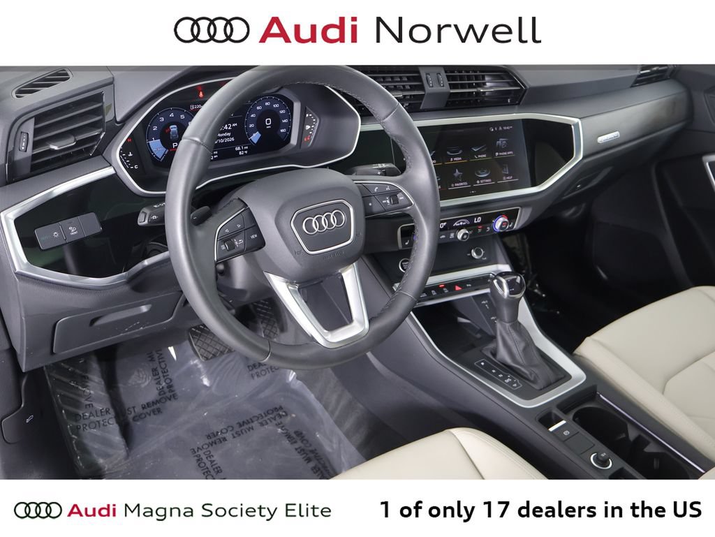 Certified 2025 Audi Q3 2.0T Premium w/ Convenience Package AWD/4WD image 2
