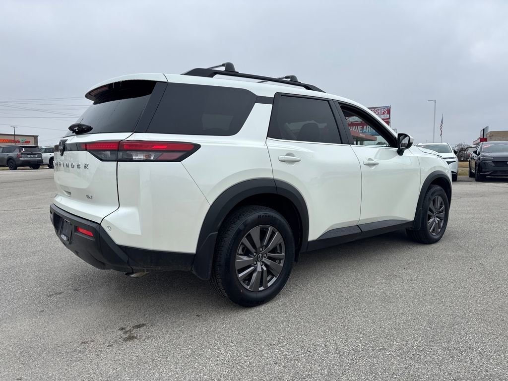 Used 2024 Nissan Pathfinder SV image 5